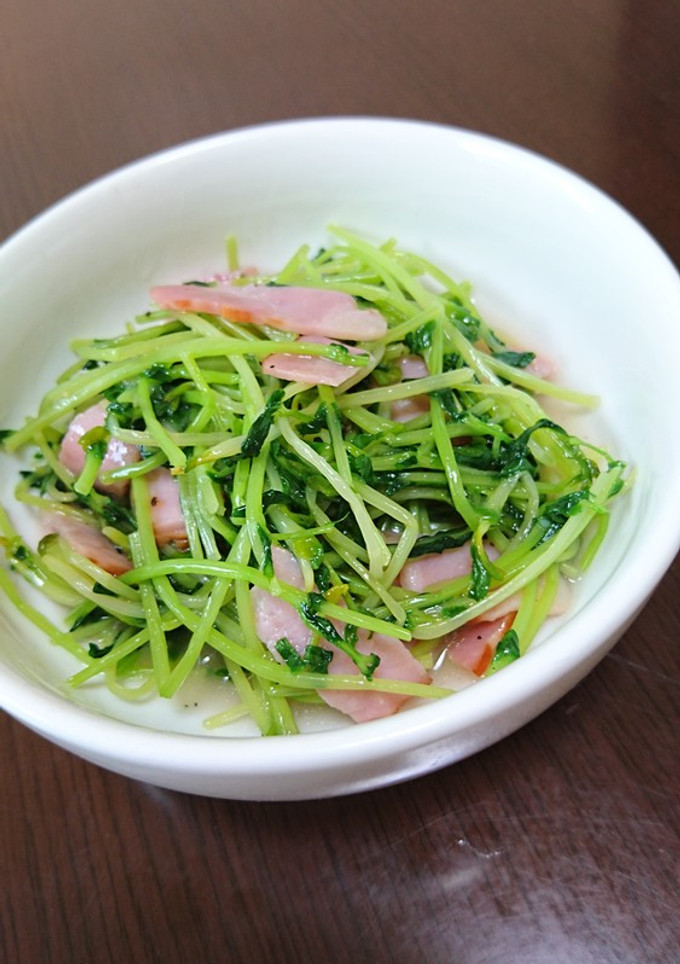 豆苗とベーコンの塩にんにく炒め-レシピのメイン写真