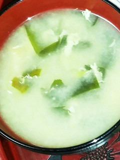 簡単♪ワカメのかき玉汁☆味噌仕立て-レシピのメイン写真