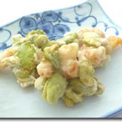 รูปของ だしが効いてる！そら豆とえびのかき揚げ