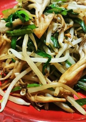 にらともやしと舞茸のオイスターソース炒め-レシピのメイン写真