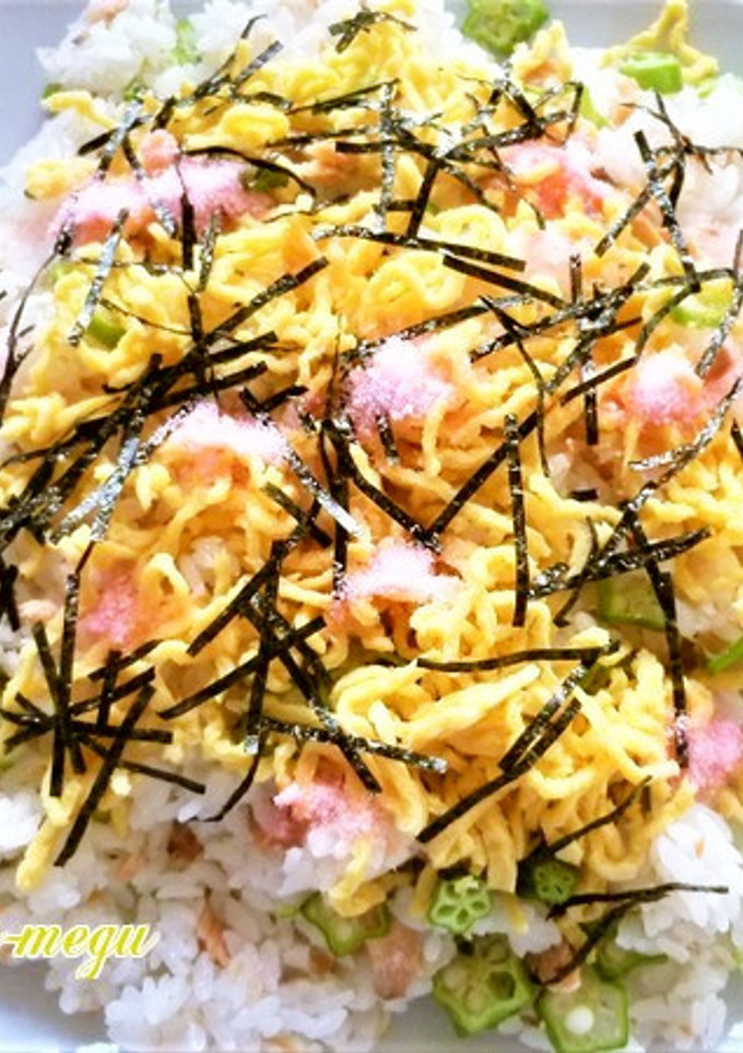 余った塩鮭で★鮭とオグラのちらし寿司★-レシピのメイン写真