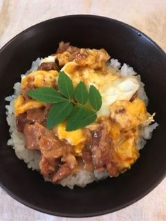 焼き鳥缶と卵1個だけで☆親子丼-レシピのメイン写真