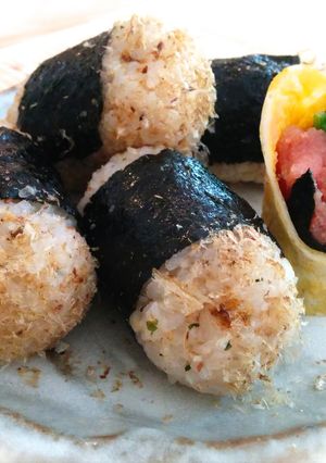 余ったご飯で梅としその簡単おにぎり-レシピのメイン写真