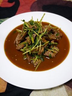 簡単!牛肉と豆苗のオイスタ炒め-レシピのメイン写真