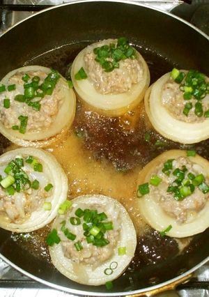新玉ねぎのひき肉詰め煮物♪簡単-レシピのメイン写真