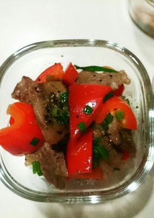 お弁当おかず：パプリカとネギ塩焼き肉-レシピのメイン写真