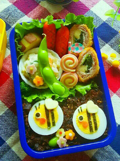 キャラ弁 ゆで卵でハチさんの春弁当♡-レシピのメイン写真