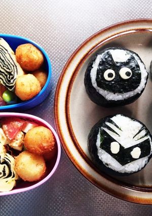 黒猫ちゃん&ドラえもんのオニギリ遠足弁当-レシピのメイン写真