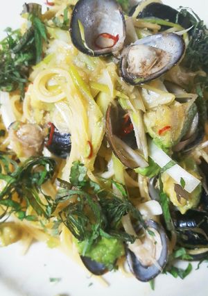 蜆とアボカドと葱のパスターエスニック風-レシピのメイン写真
