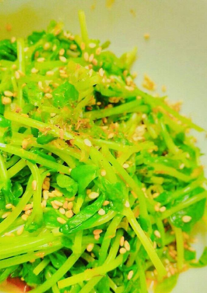 お箸が進む！めんつゆで豆苗のおかか和え-レシピのメイン写真