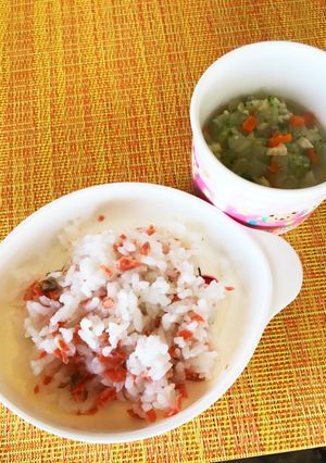 離乳食後期 朝ごはん 鮭ご飯と野菜味噌汁-レシピのメイン写真