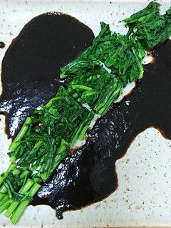 おしゃれに仕上げる和えない春菊の胡麻和え-レシピのメイン写真