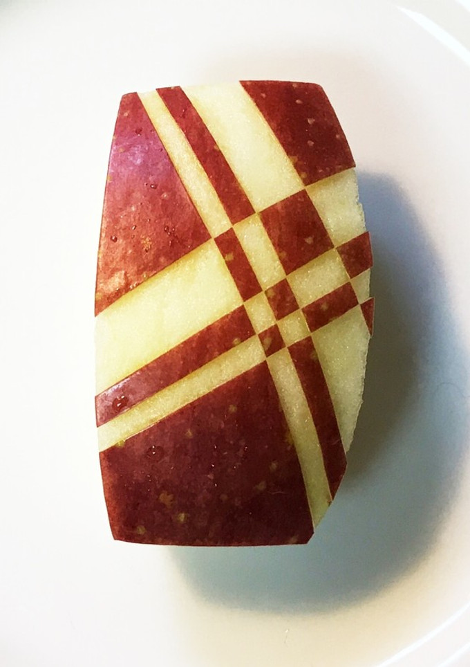 簡単 キャラ弁 りんご 飾り切り②-レシピのメイン写真