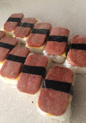 大量生産・流れ作業・スパムおむすび-レシピのメイン写真