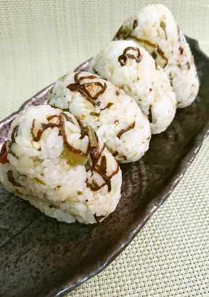 野沢菜の油炒めのおにぎり-レシピのメイン写真