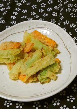 ブッコリーの茎と人参で天ぷら♪-レシピのメイン写真