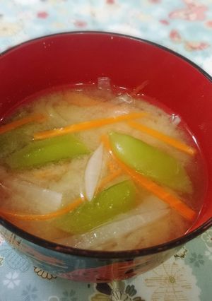 スナップえんどうと大根人参の味噌汁-レシピのメイン写真