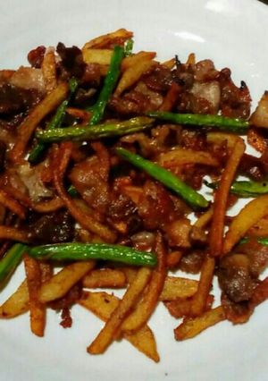 カリカリ豚肉と薄切りポテトの塩バター炒め-レシピのメイン写真