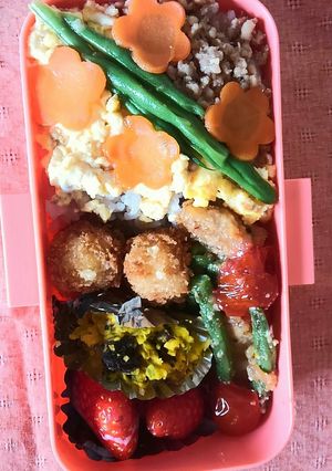 彩り弁当(の中のちくわチーズフライ)-レシピのメイン写真