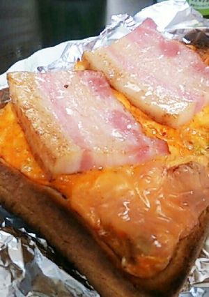 簡単!マヨキムチーズピザ 休日のブランチ-レシピのメイン写真