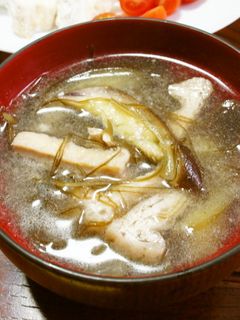刻み昆布入り、長なすと油揚げの味噌汁-レシピのメイン写真