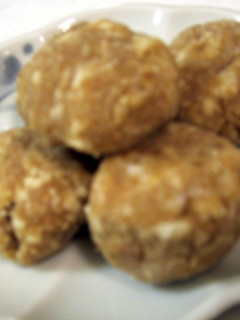 おからでヘルシー☆ピリ辛味噌団子餅-レシピのメイン写真