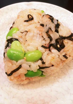 塩昆布と枝豆さんおにぎり-レシピのメイン写真