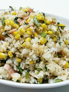 あやめ雪カブの葉でパラパラ炒飯-レシピのメイン写真