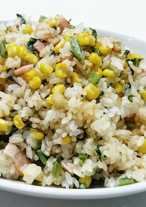 あやめ雪カブの葉でパラパラ炒飯-レシピのメイン写真