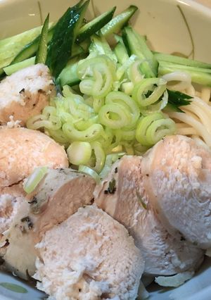 さっぱり簡単☆自家製鶏ハム冷やしうどん-レシピのメイン写真