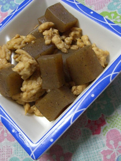 こんにゃくと✿鶏ひき肉の❀甘辛煮✿-レシピのメイン写真