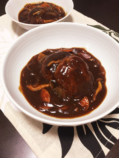 簡単ルーで♪煮込みハンバーグ-レシピのメイン写真