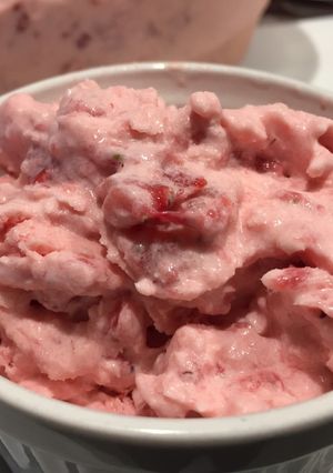 いちごのアイスクリーム-レシピのメイン写真