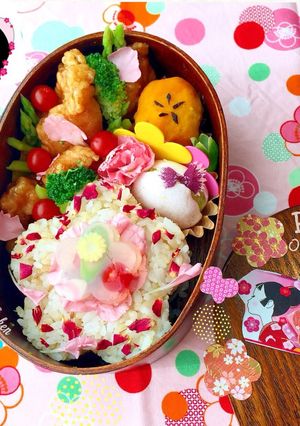 梅型ご飯♡薔薇のふりかけ唐揚げ甘酢あん-レシピのメイン写真