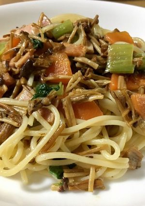 ベーコンと山茶茸のスパゲティ-レシピのメイン写真