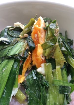 ニラ卵ナンプラー丼-レシピのメイン写真