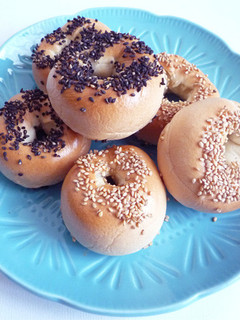 胡麻たっぷり セサミベーグル-レシピのメイン写真