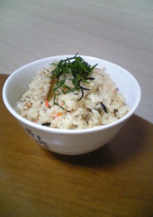 簡単ムダなし☆おでんだしの炊き込みごはん-レシピのメイン写真