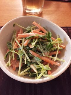 人参と豆苗の胡麻マヨサラダ-レシピのメイン写真