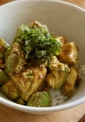 こっくりと、アボカド丼。-レシピのメイン写真