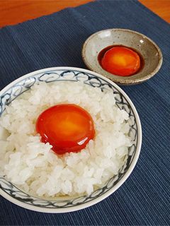簡単!絶品!黄味のしょうゆ漬け卵かけご飯-レシピのメイン写真