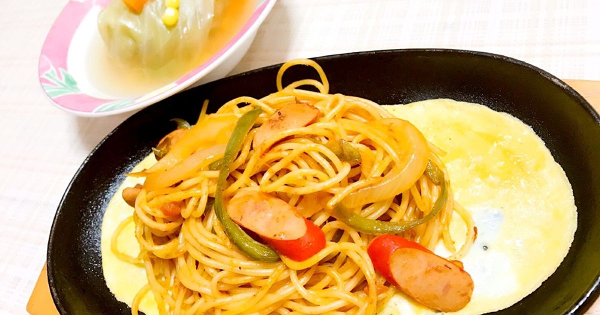 ナポリタンを食べるねこ様＆縁側のねこ様