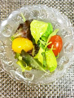 亜麻仁油でベビーリーフとプチトマサラダ-レシピのメイン写真