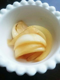 新玉ねぎの甘酢醤油漬け〜ローリエの香り〜-レシピのメイン写真