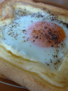 マヨネーズと卵で作る目玉焼きトースト-レシピのメイン写真