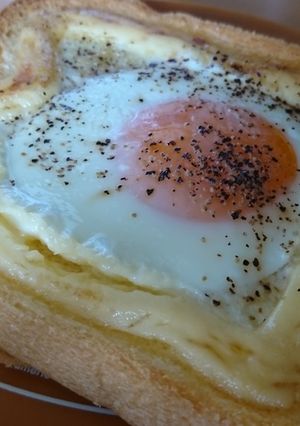 マヨネーズと卵で作る目玉焼きトースト-レシピのメイン写真