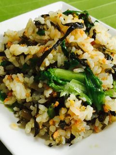 パラパラでおいしい!鮭と高菜のチャーハン-レシピのメイン写真