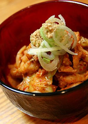 鶏皮とセロリのキムチ炒め-レシピのメイン写真
