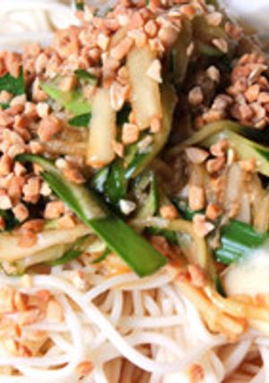 素麺・冷や麦・うどんで醤油糀のサラダ冷麺-レシピのメイン写真