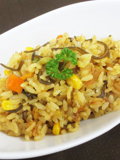 塩ふき昆布とツナの和風カレーピラフ-レシピのメイン写真